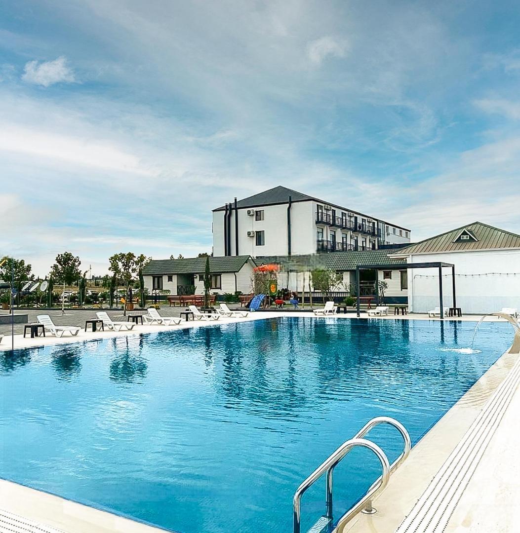 Karvan Hotel-Sanatorium Нафталан Екстериор снимка